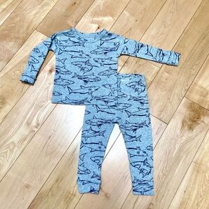 Baby gap cute Shark Print Kids Pajamas set 18-24m organic cotton